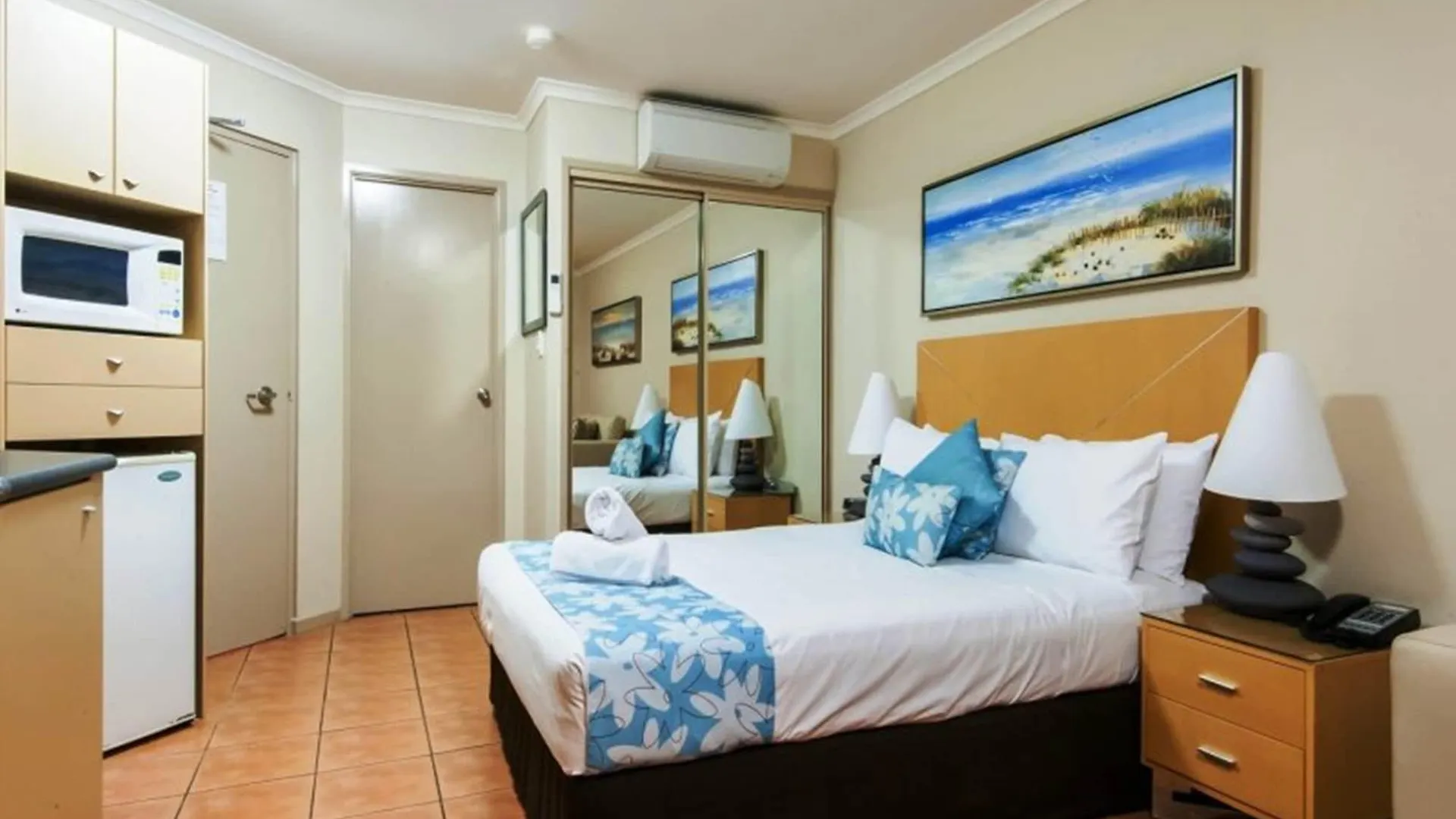 **** Aparthotel At Boathaven Bay Holiday Apartments Airlie Beach Australia