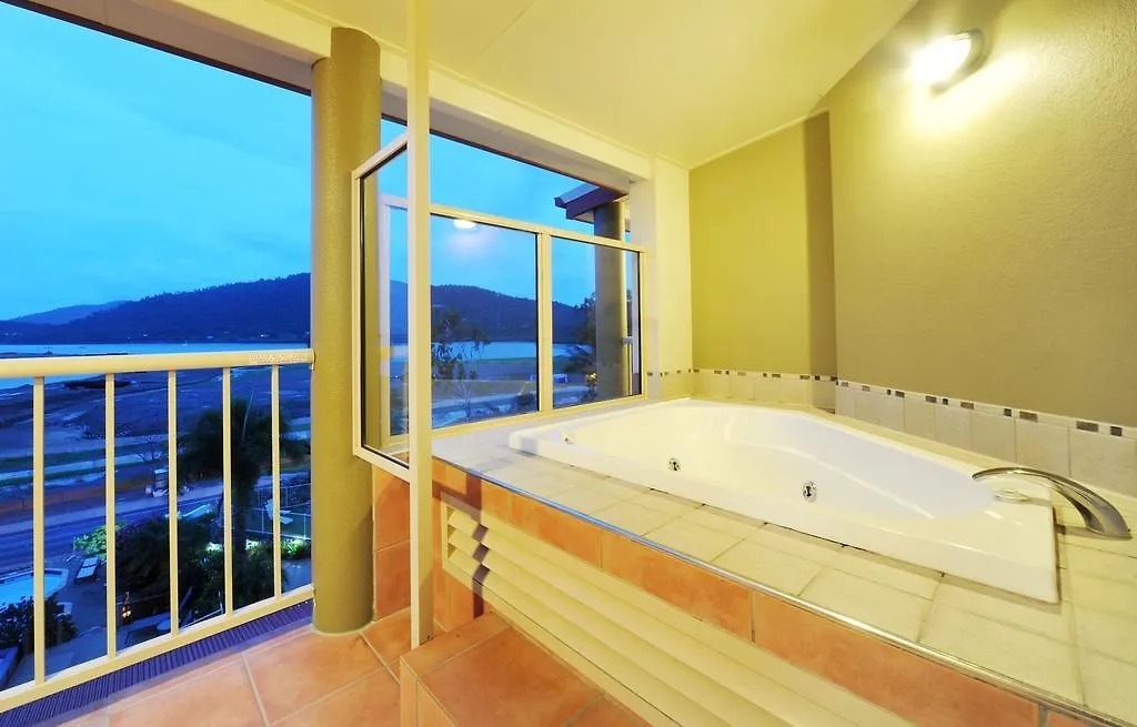 **** Aparthotel At Boathaven Bay Holiday Apartments Airlie Beach Australia