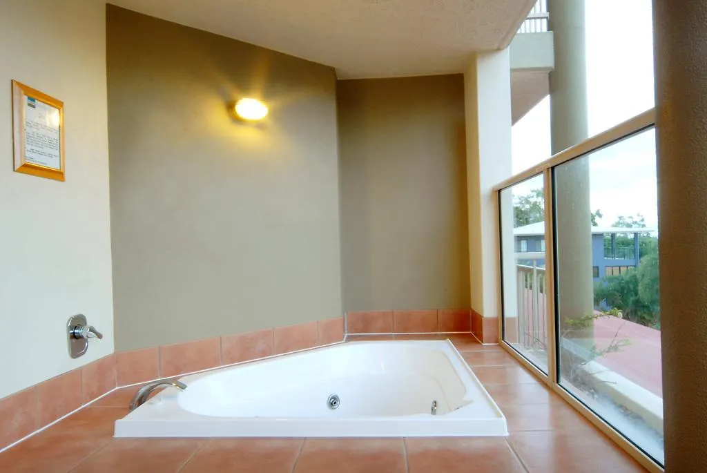 At Boathaven Bay Holiday Apartments Airlie Beach Aparthotel