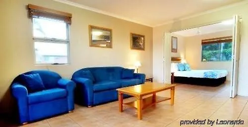 At Boathaven Bay Holiday Apartments Airlie Beach Aparthotel
