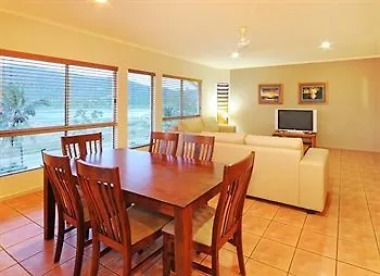 At Boathaven Bay Holiday Apartments Airlie Beach 4*,  Australia