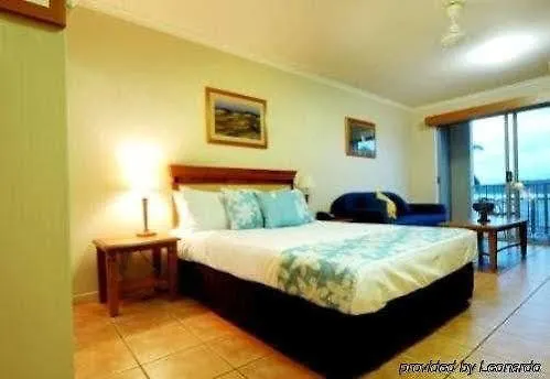 At Boathaven Bay Holiday Apartments Airlie Beach Aparthotel
